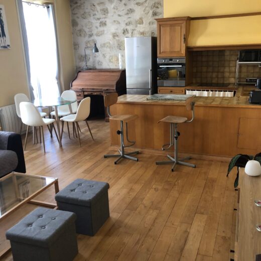 Appartement, 3ième étage- dernier proche Port