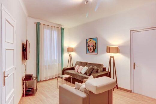 Magnifique&#x20;appartement&#x20;dans&#x20;la&#x20;vieille&#x20;ville&#x20;de&#x20;Nice&#x20;pr&#x00E8;s&#x20;de&#x20;la&#x20;plage