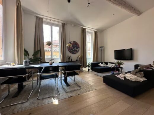 Location appartement climatisé dans la vieille ville de Nice, Proche de la plage